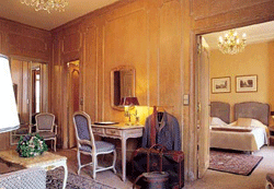 Hotel Chateau Frontenac Paris